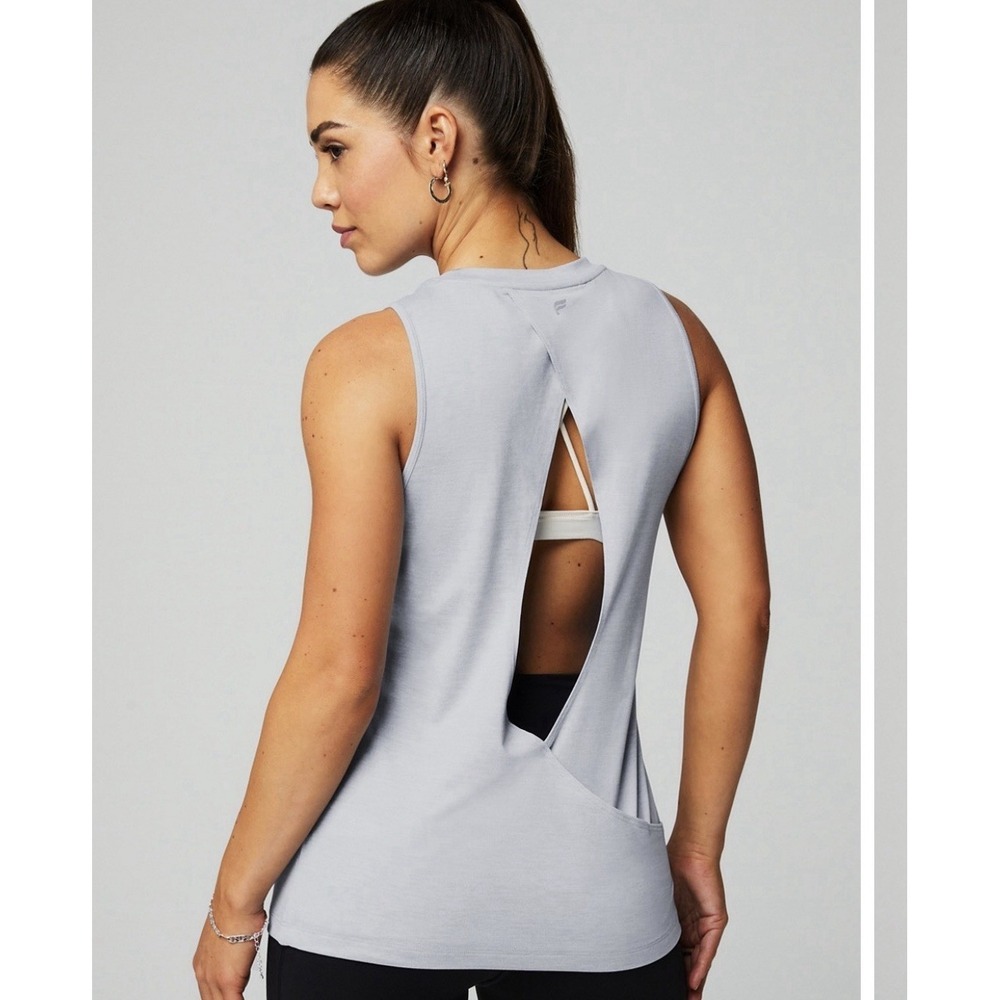 Fabletics XXS Dry Flex Light Gray Tank Top Open Back Gym Athletic Work Out